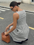 Siren Gaze Vestido de Verão Midi com Gola Quadrada, Sem Mangas e Estampa Listrada para Mulheres Bellizzi 