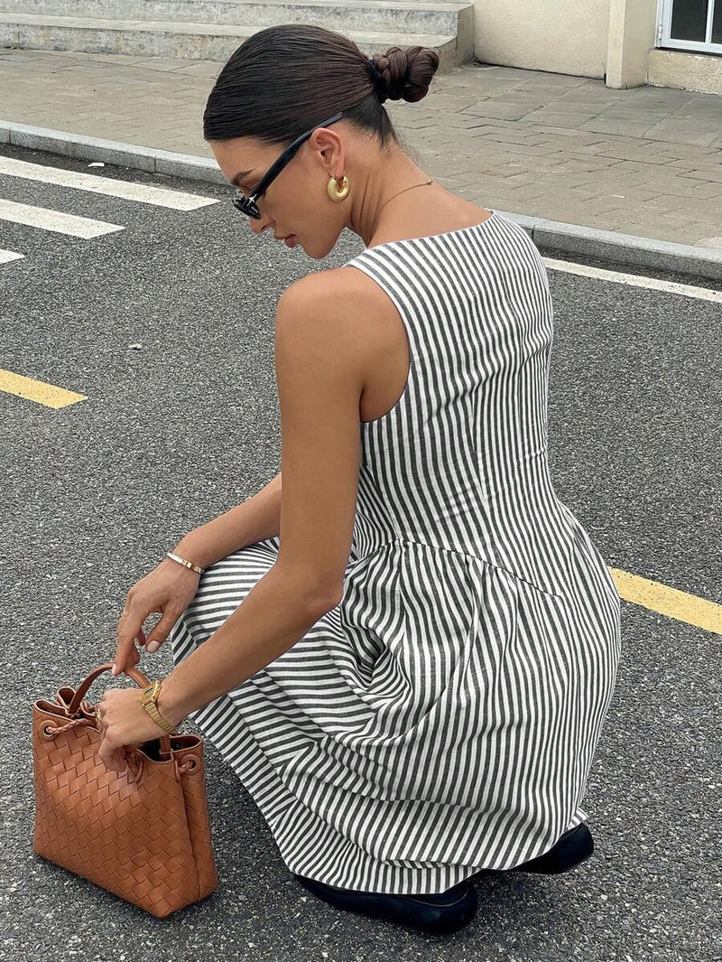 Siren Gaze Vestido de Verão Midi com Gola Quadrada, Sem Mangas e Estampa Listrada para Mulheres Bellizzi 