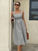 Siren Gaze Vestido de Verão Midi com Gola Quadrada, Sem Mangas e Estampa Listrada para Mulheres Bellizzi 