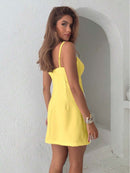 Vestido Curto com alcinhas Elegante - Detalhes com Prega no Bustão e Cintura Bellizzi 