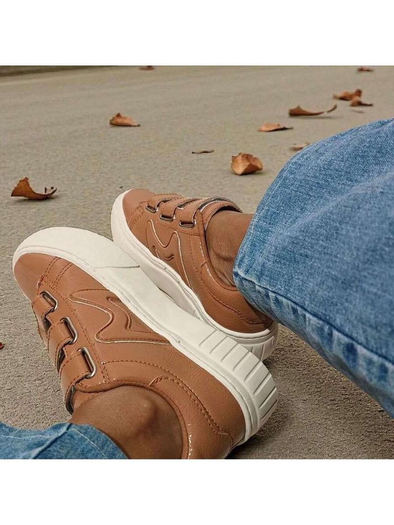 Tênis Feminino Plataforma Verniz Slip On Casual Confortável