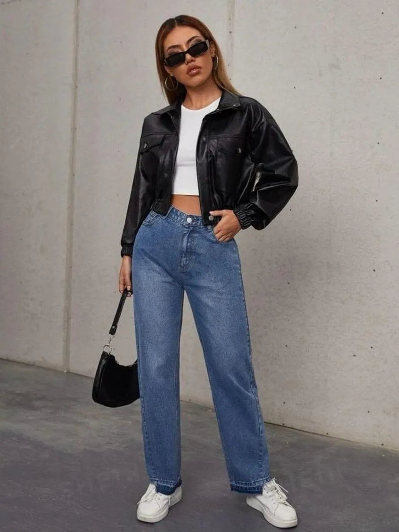 Jaqueta Feminina Preta de Couro com Zíper e Botões Estilo Urbano Bellizzi 