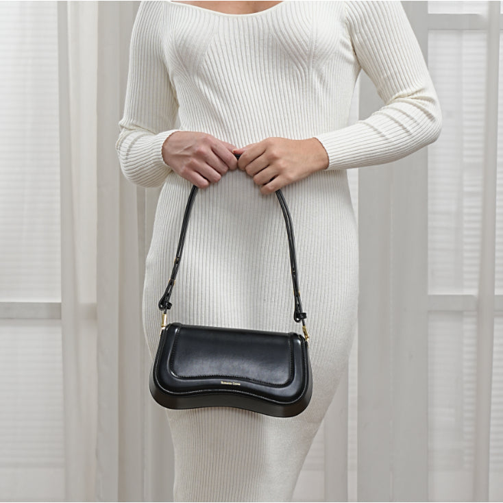 Bolsa Feminina Pequena de Couro Sintético Tiracolo Moderna Bellizzi 