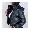 Jaqueta Puffer Feminina de Couro Sintético Cropped com Gola Alta Bellizzi 