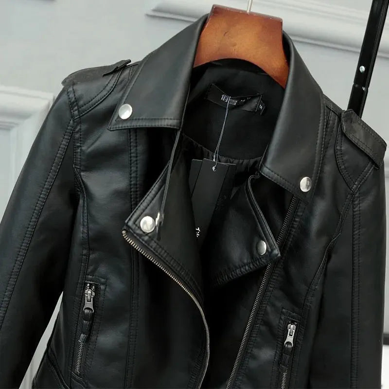 Jaqueta Feminina de Couro PU Preta Slim com Zíper e Bolsos – Estilo Casual e Elegante Bellizzi 